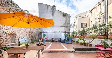 Iconic Apartment in Porta Carini by Wonderful Italy