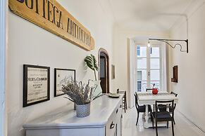 Vintage Design Apartment by Wonderful Italy