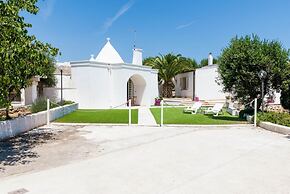 Villa d Itria With Trullo and Pool by Wonderful Italy