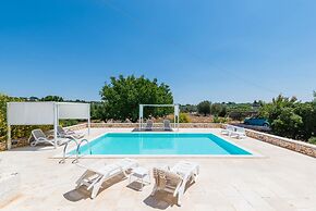 Villa d Itria With Trullo and Pool by Wonderful Italy