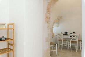 Villa d Itria With Trullo and Pool by Wonderful Italy
