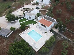 Villa d Itria With Trullo and Pool by Wonderful Italy