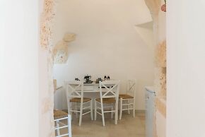 Villa d Itria With Trullo and Pool by Wonderful Italy