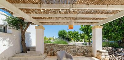 Villa d Itria With Trullo and Pool by Wonderful Italy
