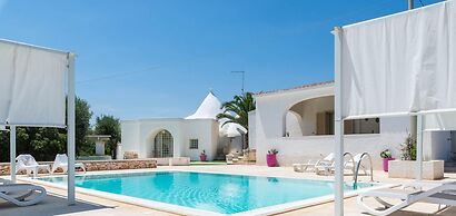 Villa d Itria With Trullo and Pool by Wonderful Italy