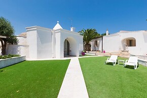 Villa d Itria With Trullo and Pool by Wonderful Italy