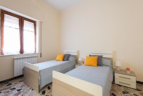 Casetta Vista Mare in Piazza a Mondello by Wonderful Italy