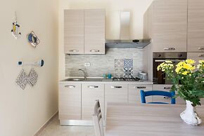 Casetta Vista Mare in Piazza a Mondello by Wonderful Italy