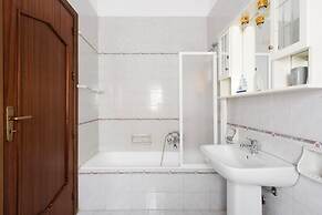 Casetta Vista Mare in Piazza a Mondello by Wonderful Italy