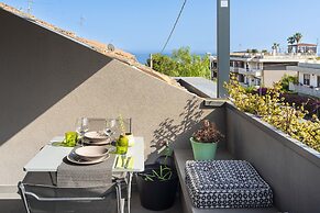 Design Apartment With Terrace by Wonderful Italy