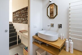 Design Apartment With Terrace by Wonderful Italy