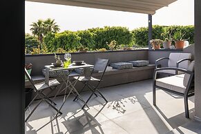 Design Apartment With Terrace by Wonderful Italy