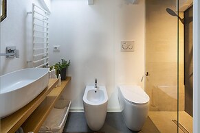 Design Apartment With Terrace by Wonderful Italy