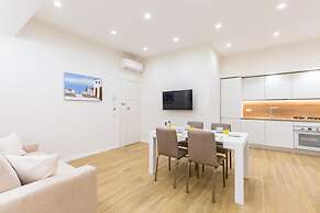 Family Style House in Naples by Wonderful Italy