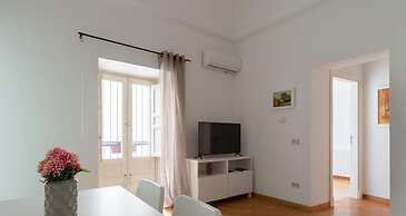 Lungarini Apartment by Wonderful Italy