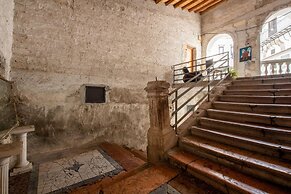 Vittorio Emanuele Apartment With Terrace by Wonderful Italy