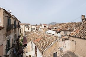 Vittorio Emanuele Apartment With Terrace by Wonderful Italy