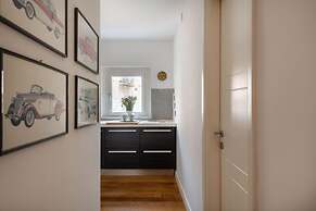 Vittorio Emanuele Apartment With Terrace by Wonderful Italy