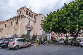 Ursino Apartment With Balcony by Wonderful Italy