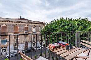 Ursino Apartment With Balcony by Wonderful Italy