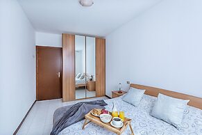 Artemisia B 1 con Piscina by Wonderful Italy