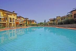 Borgo del Torchio A14 con Piscina by Wonderful Italy