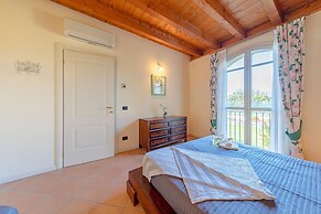 Borgo del Torchio A14 con Piscina by Wonderful Italy