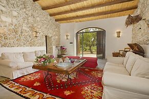 Casale Monte Kronio by Wonderful Italy