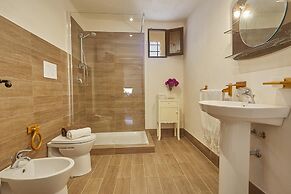 Casale Monte Kronio by Wonderful Italy