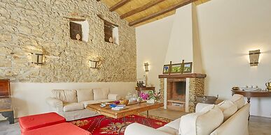 Casale Monte Kronio by Wonderful Italy