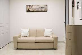 Cozy Apartment in Piazza Cavour by Wonderful Italy