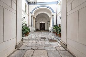 Palazzo Castrofilippo Apartment by Wonderful Italy