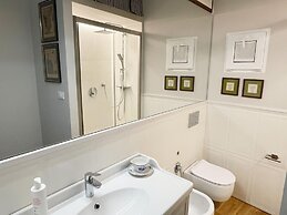 Romantic Apartment in S Giorgio by Wonderful Italy