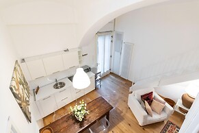 Charming Studio Near Piazza Castello by Wonderful Italy
