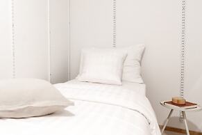 New stylish 1br in the heart of the city