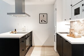 New stylish 1br in the heart of the city