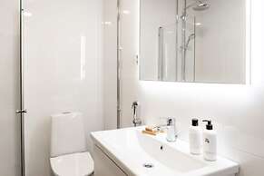 New stylish 1br in the heart of the city