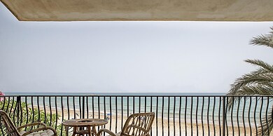 Seafront Terrace in Donnalucata by Wonderful Italy