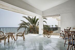 Seafront Terrace in Donnalucata by Wonderful Italy