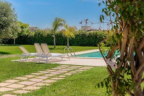 Villa Bouganville con Piscina by Wonderful Italy