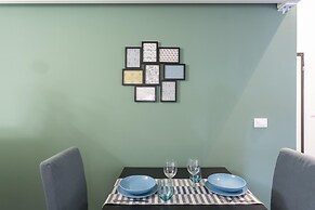 Atelier Apartments - Floral C - RS