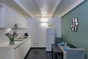 Atelier Apartments - Floral C - RS