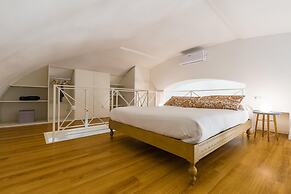 Design Apartment at Spaccanapoli by Wonderful Italy