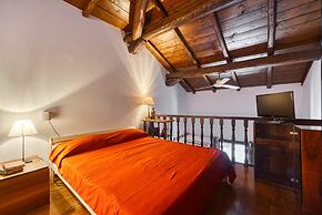 Piazza Maggiore Duplex Apartment by Wonderful Italy