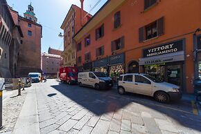 Piazza Maggiore Duplex Apartment by Wonderful Italy