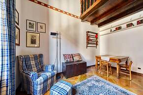 Piazza Maggiore Duplex Apartment by Wonderful Italy