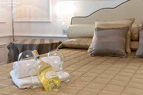 Luxury Lakefront Catullo A1 by Wonderful Italy