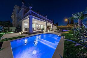 Luxury Lakefront Catullo A1 by Wonderful Italy