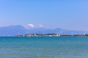 Luxury Lakefront Catullo A1 by Wonderful Italy