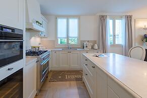 Luxury Lakefront Catullo A1 by Wonderful Italy